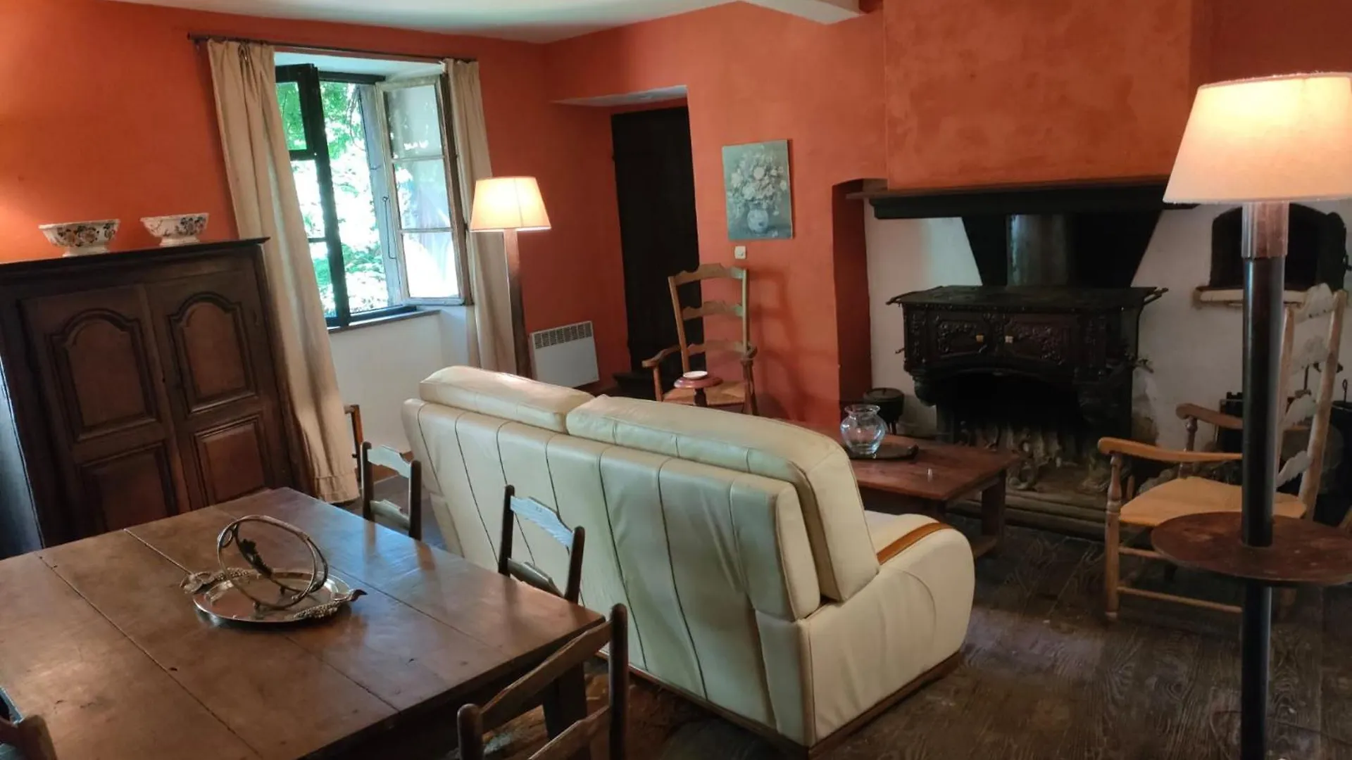 Maison De Chouliou Agert